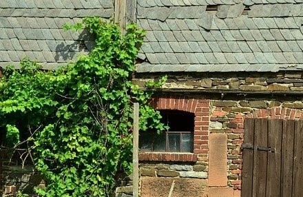 Use of Stone for Roof