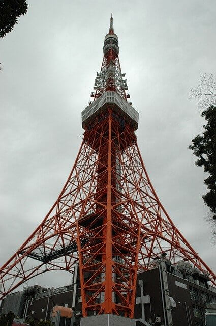 2. Tokyo Tower - Tokyo Tower vs Tokyo Skytree